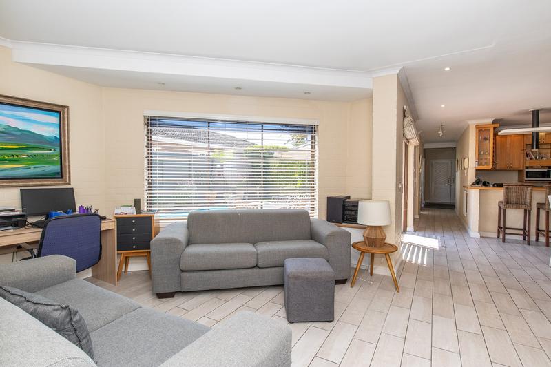 To Let 3 Bedroom Property for Rent in Constantia Western Cape